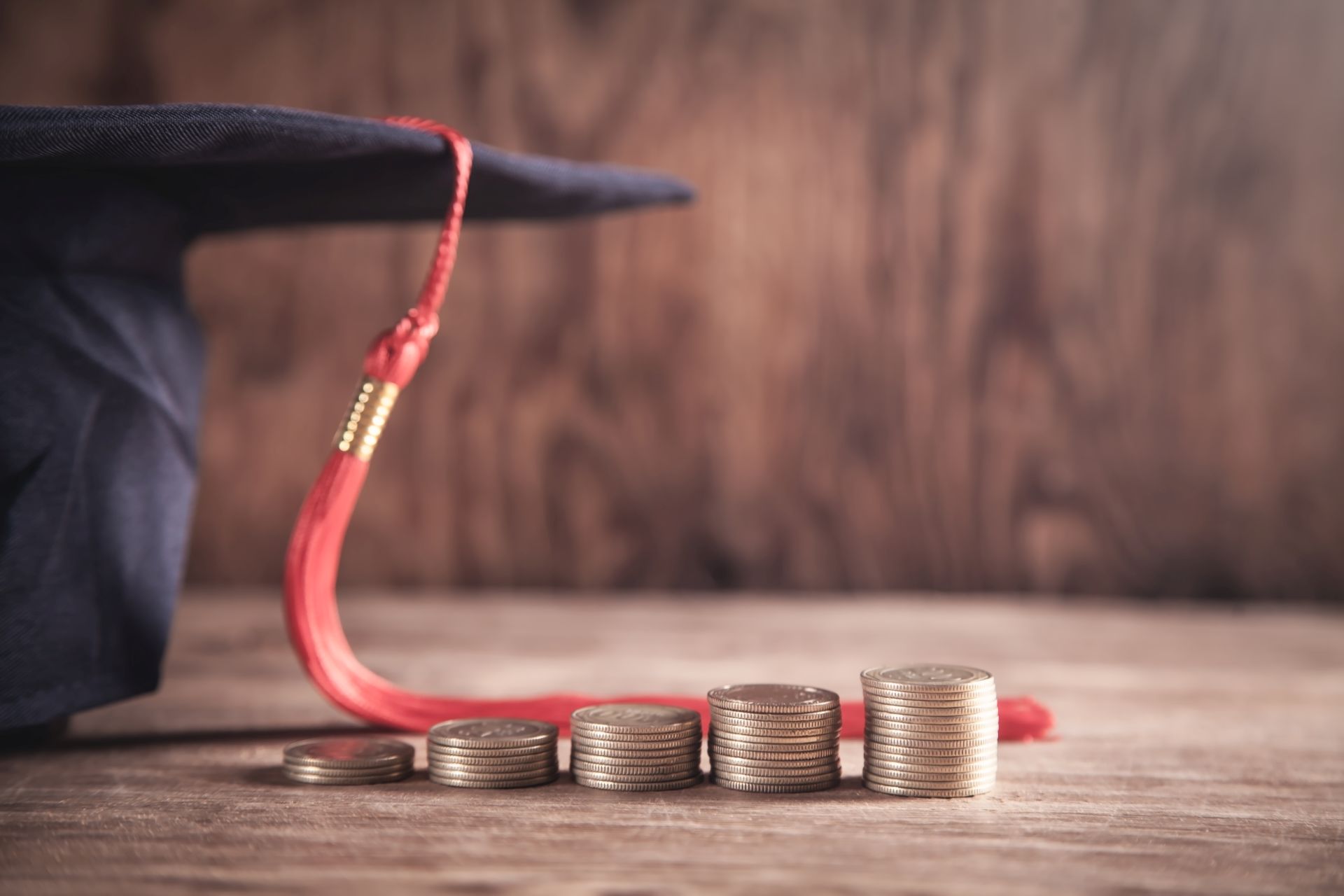 Promotionsfinanzierung_COLOURBOX42225232.jpg